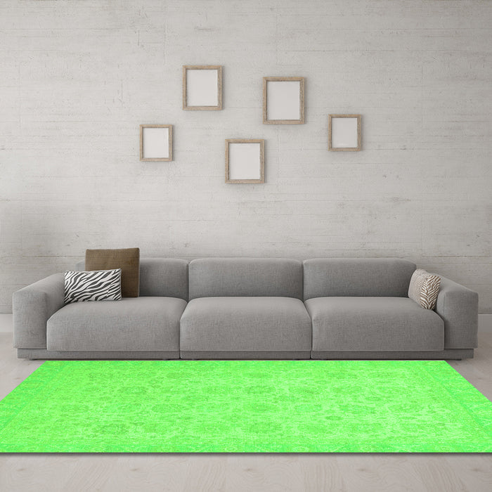 Machine Washable Abstract Green Modern Area Rugs in a Living Room,, wshabs2737grn