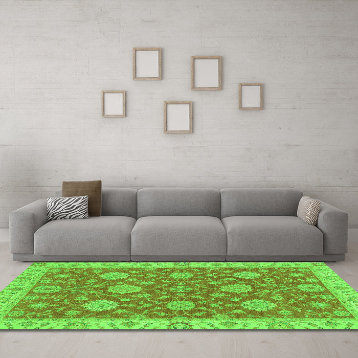 Machine Washable Oriental Green Traditional Area Rugs in a Living Room,, wshabs2742grn