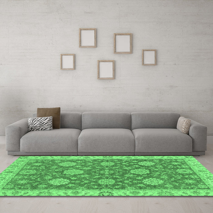 Machine Washable Oriental Emerald Green Traditional Area Rugs in a Living Room,, wshabs2742emgrn