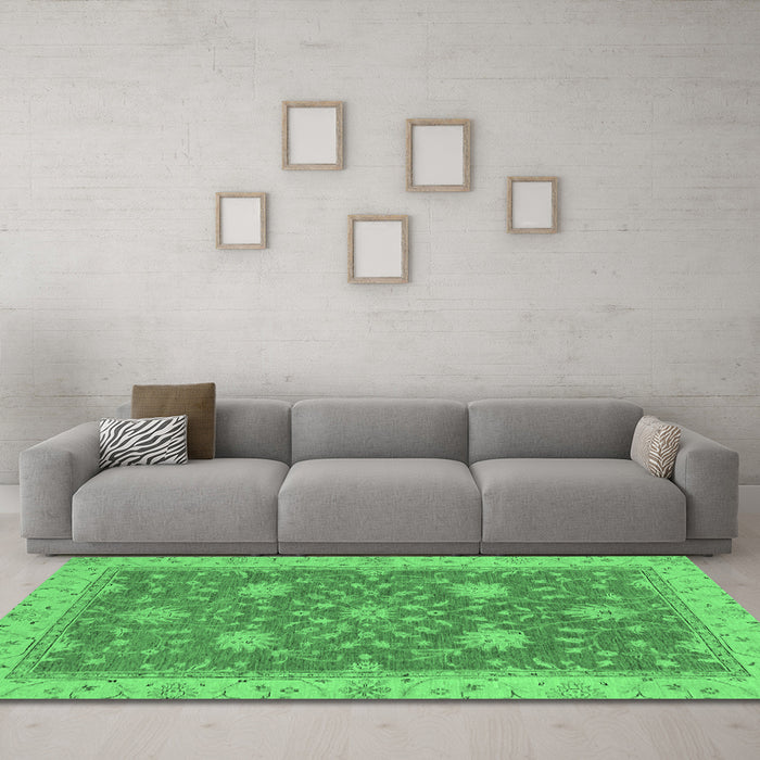 Machine Washable Oriental Emerald Green Traditional Area Rugs in a Living Room,, wshabs2744emgrn