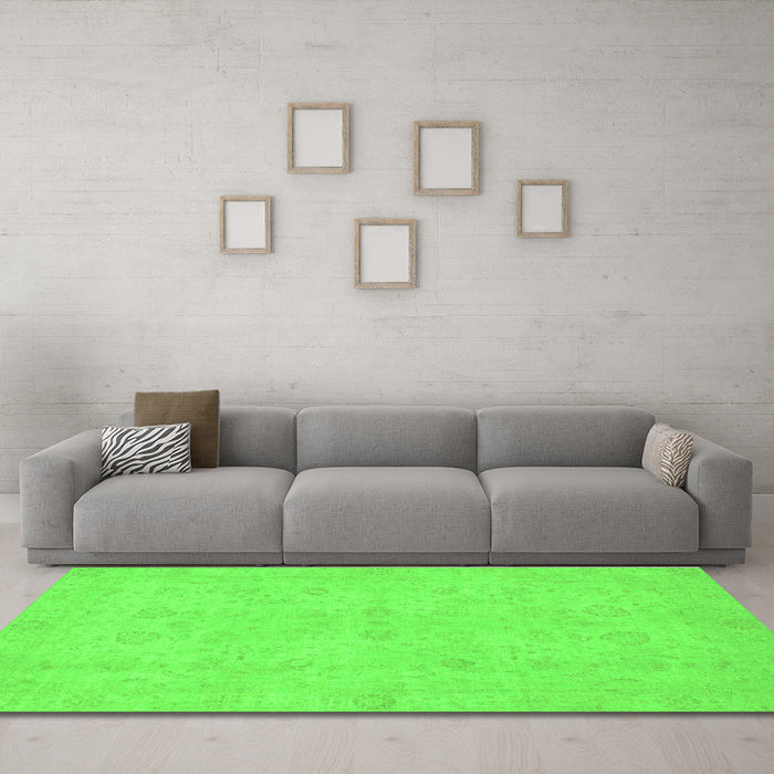 Machine Washable Abstract Green Modern Area Rugs in a Living Room,, wshabs2748grn