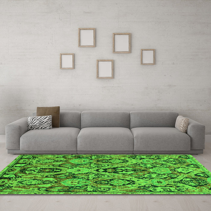 Machine Washable Abstract Green Modern Area Rugs in a Living Room,, wshabs2752grn