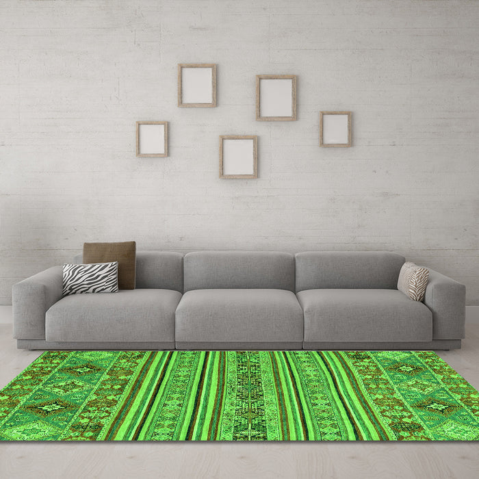 Machine Washable Abstract Green Modern Area Rugs in a Living Room,, wshabs2757grn