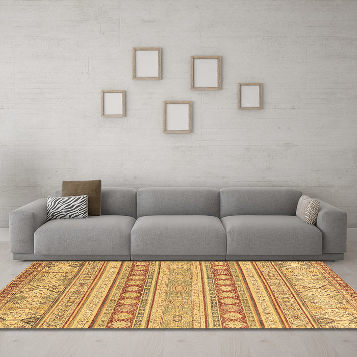 Machine Washable Abstract Brown Modern Rug in a Living Room,, wshabs2758brn