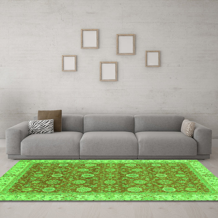 Machine Washable Oriental Green Traditional Area Rugs in a Living Room,, wshabs2759grn