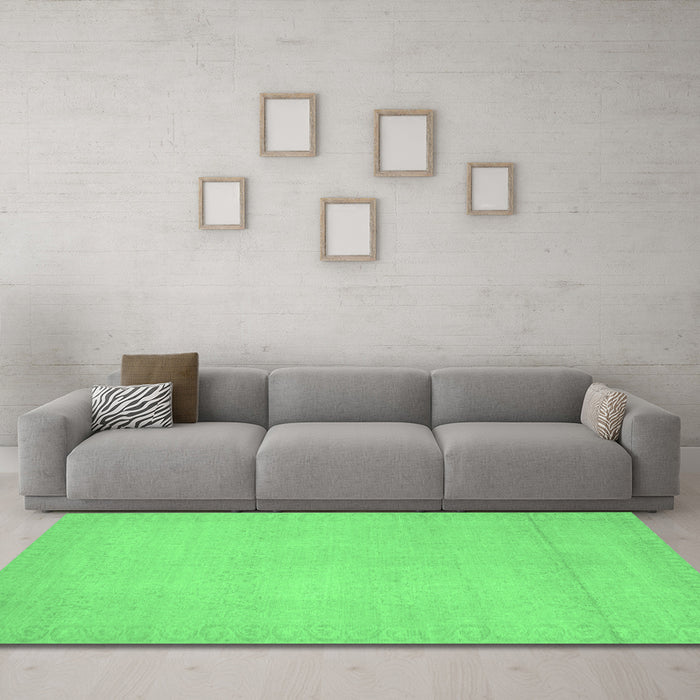 Machine Washable Abstract Emerald Green Modern Area Rugs in a Living Room,, wshabs2764emgrn
