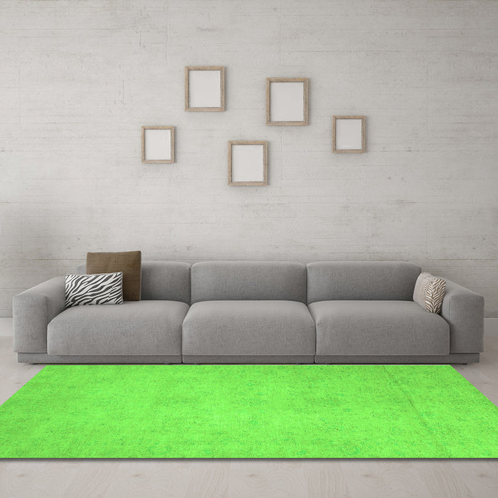 Machine Washable Abstract Green Modern Area Rugs in a Living Room,, wshabs2765grn