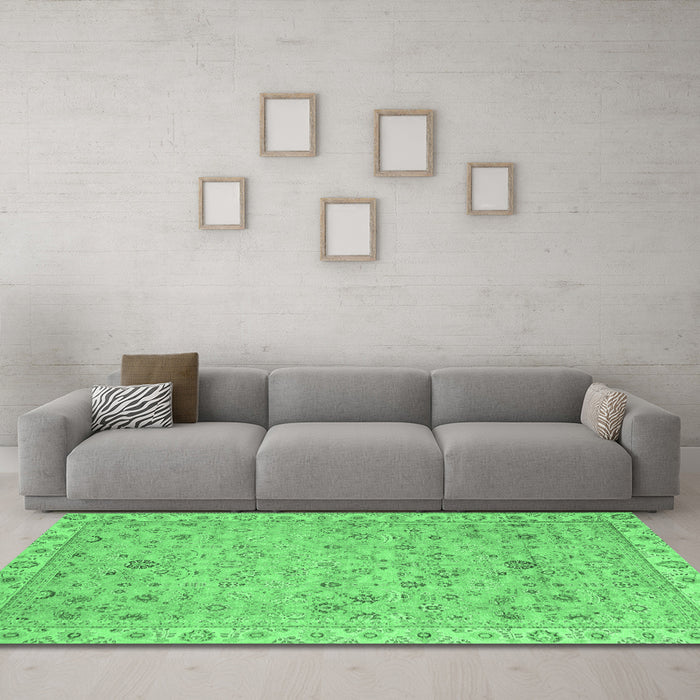 Machine Washable Oriental Emerald Green Traditional Area Rugs in a Living Room,, wshabs2766emgrn
