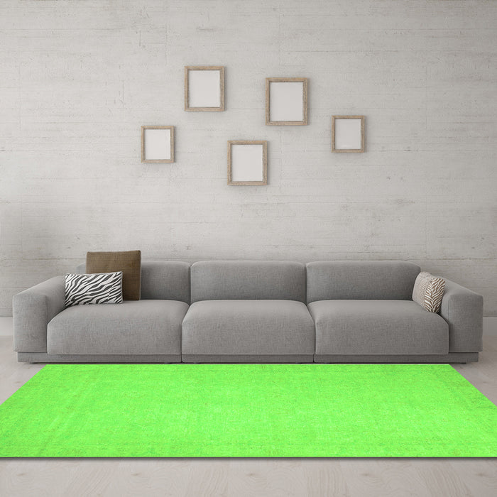 Machine Washable Abstract Green Modern Area Rugs in a Living Room,, wshabs2767grn