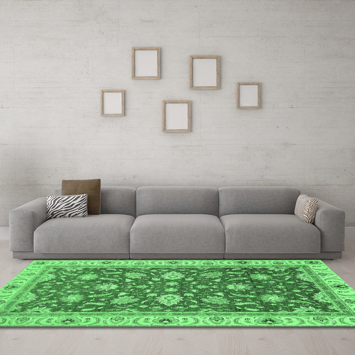 Machine Washable Oriental Emerald Green Traditional Area Rugs in a Living Room,, wshabs2768emgrn