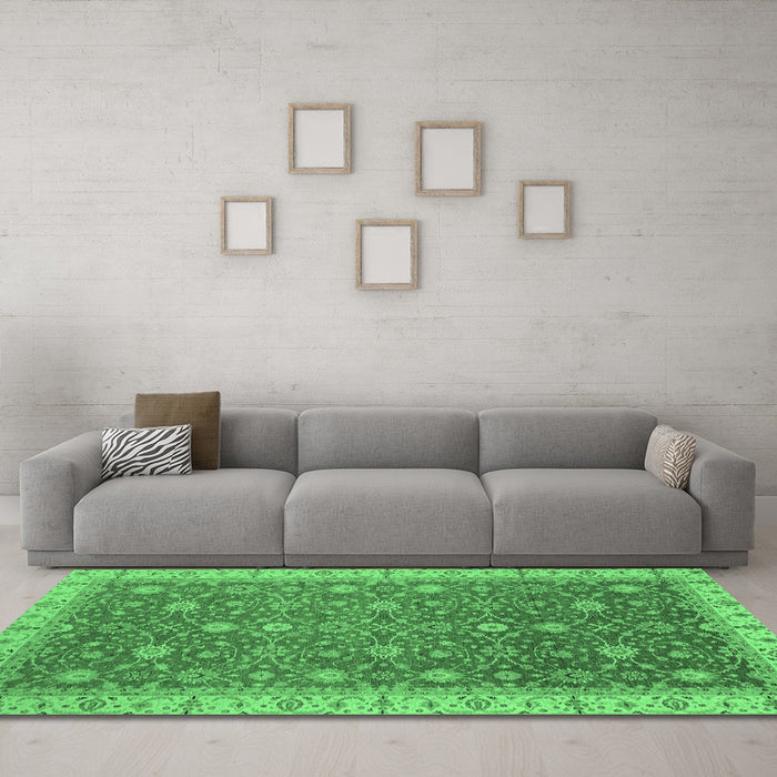 Machine Washable Oriental Emerald Green Traditional Area Rugs in a Living Room,, wshabs2769emgrn