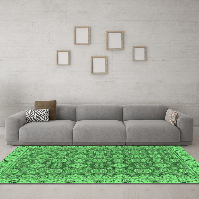 Machine Washable Oriental Emerald Green Traditional Area Rugs in a Living Room,, wshabs2770emgrn