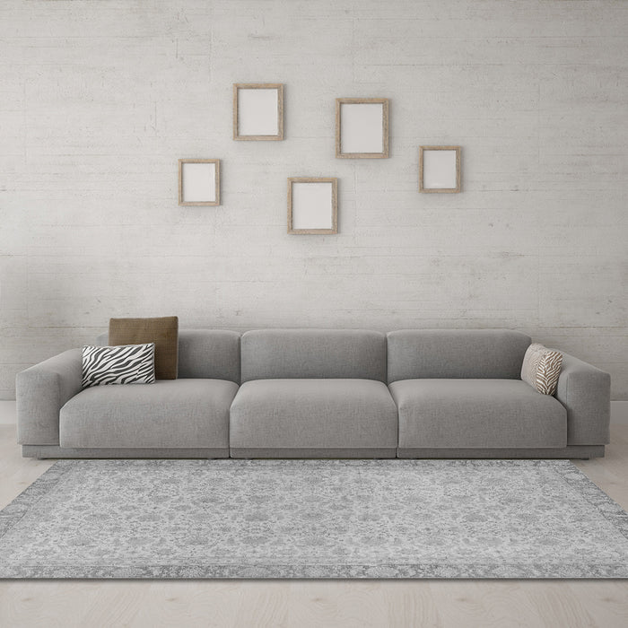 Machine Washable Oriental Gray Traditional Rug in a Living Room,, wshabs2771gry