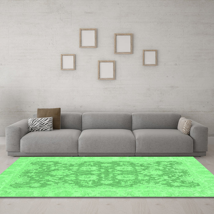 Machine Washable Oriental Emerald Green Traditional Area Rugs in a Living Room,, wshabs2774emgrn
