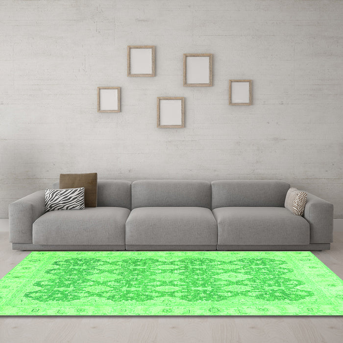 Machine Washable Oriental Green Traditional Area Rugs in a Living Room,, wshabs2776grn