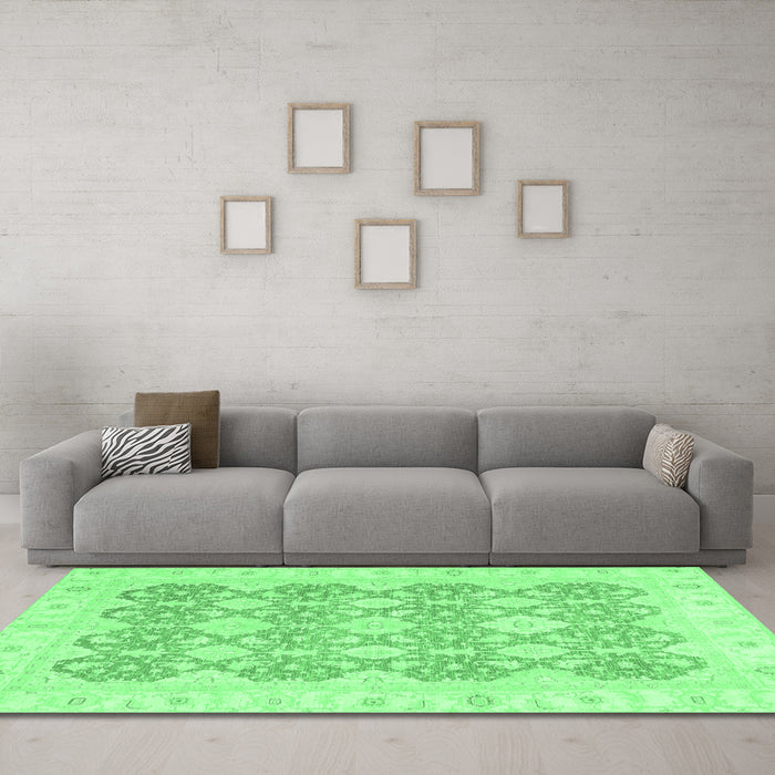 Machine Washable Oriental Emerald Green Traditional Area Rugs in a Living Room,, wshabs2776emgrn