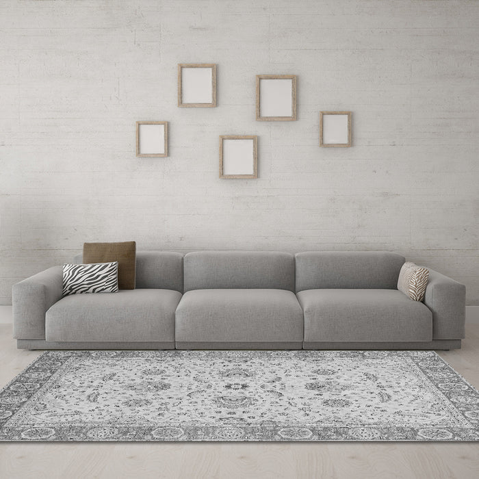 Machine Washable Oriental Gray Traditional Rug in a Living Room,, wshabs2778gry