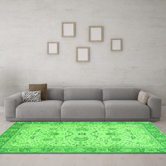 Machine Washable Oriental Green Traditional Area Rugs in a Living Room,, wshabs2778grn