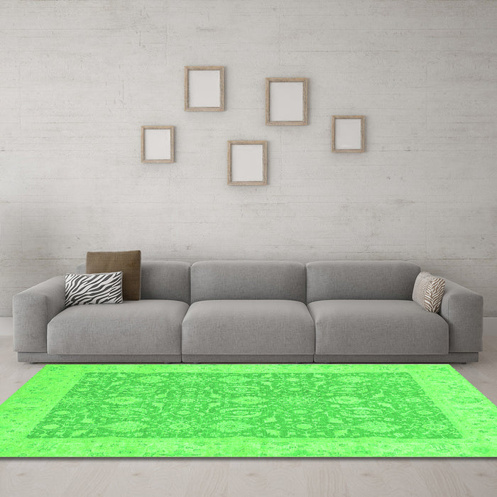 Machine Washable Oriental Green Traditional Area Rugs in a Living Room,, wshabs2780grn