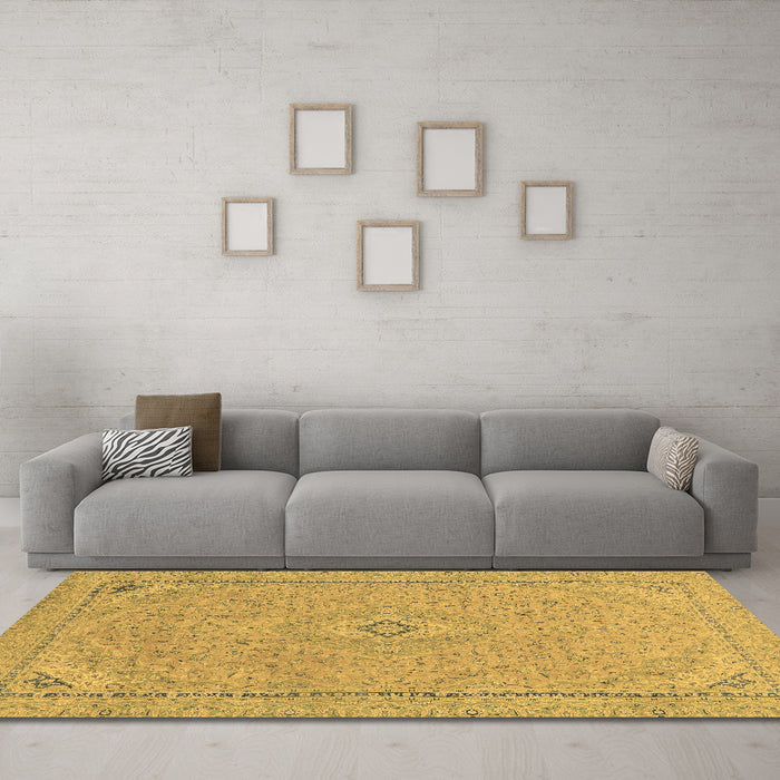 Machine Washable Abstract Brown Modern Rug in a Living Room,, wshabs2781brn