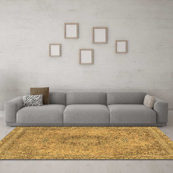 Machine Washable Abstract Brown Modern Rug in a Living Room,, wshabs2782brn