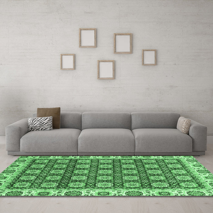 Machine Washable Oriental Emerald Green Traditional Area Rugs in a Living Room,, wshabs2783emgrn
