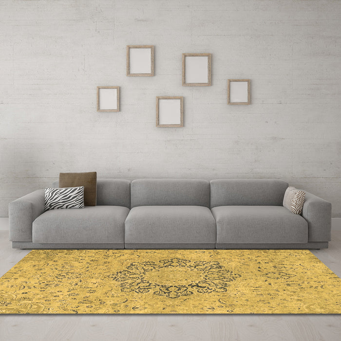Machine Washable Abstract Brown Modern Rug in a Living Room,, wshabs2785brn