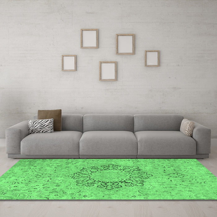 Machine Washable Abstract Emerald Green Modern Area Rugs in a Living Room,, wshabs2785emgrn