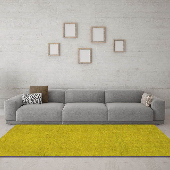Machine Washable Abstract Yellow Modern Rug in a Living Room, wshabs2788yw