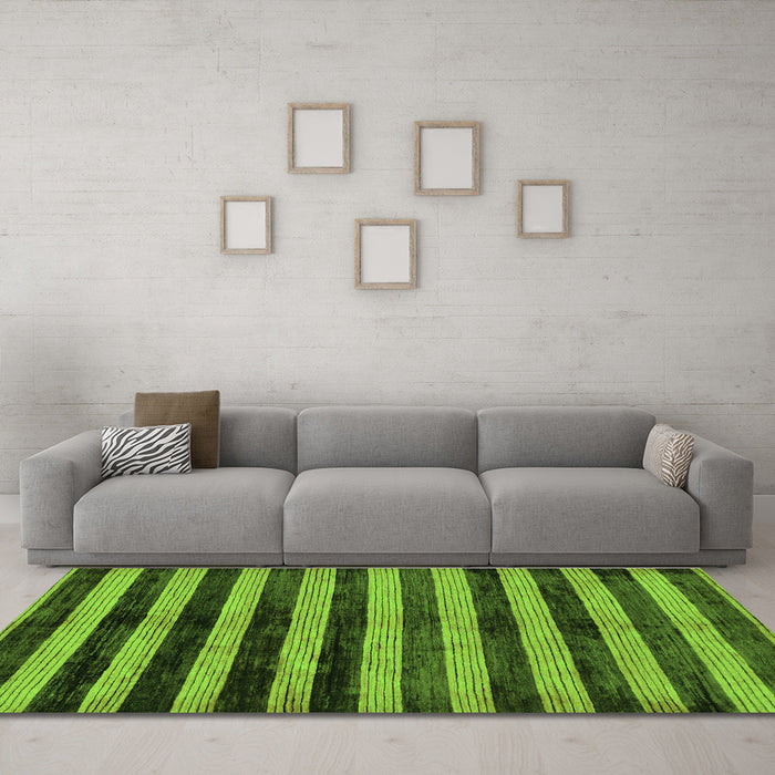 Machine Washable Oriental Green Modern Area Rugs in a Living Room,, wshabs278grn