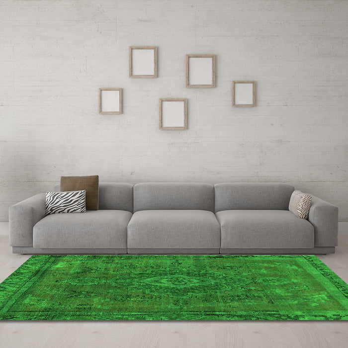 Machine Washable Abstract Green Modern Area Rugs in a Living Room,, wshabs2793grn