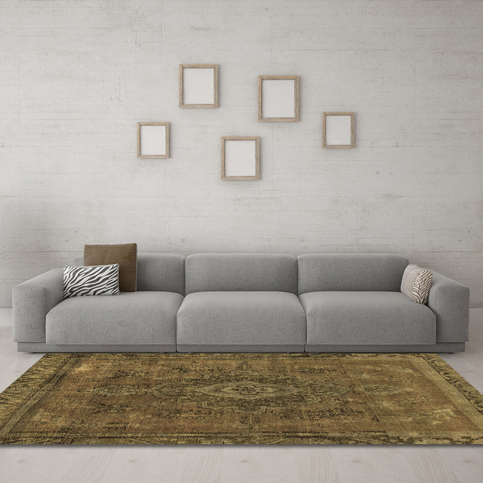 Machine Washable Abstract Brown Modern Rug in a Living Room,, wshabs2793brn