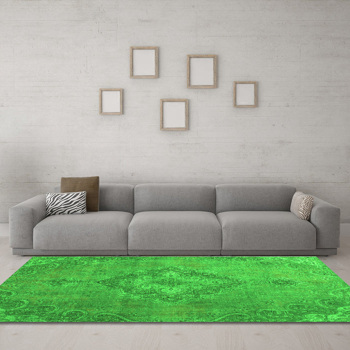 Machine Washable Abstract Green Modern Area Rugs in a Living Room,, wshabs2796grn