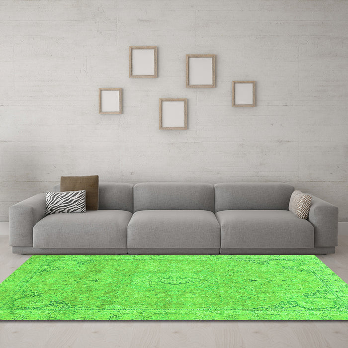 Machine Washable Abstract Green Modern Area Rugs in a Living Room,, wshabs2802grn