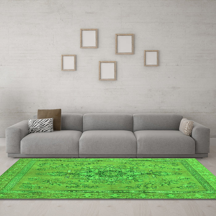 Machine Washable Abstract Green Modern Area Rugs in a Living Room,, wshabs2803grn