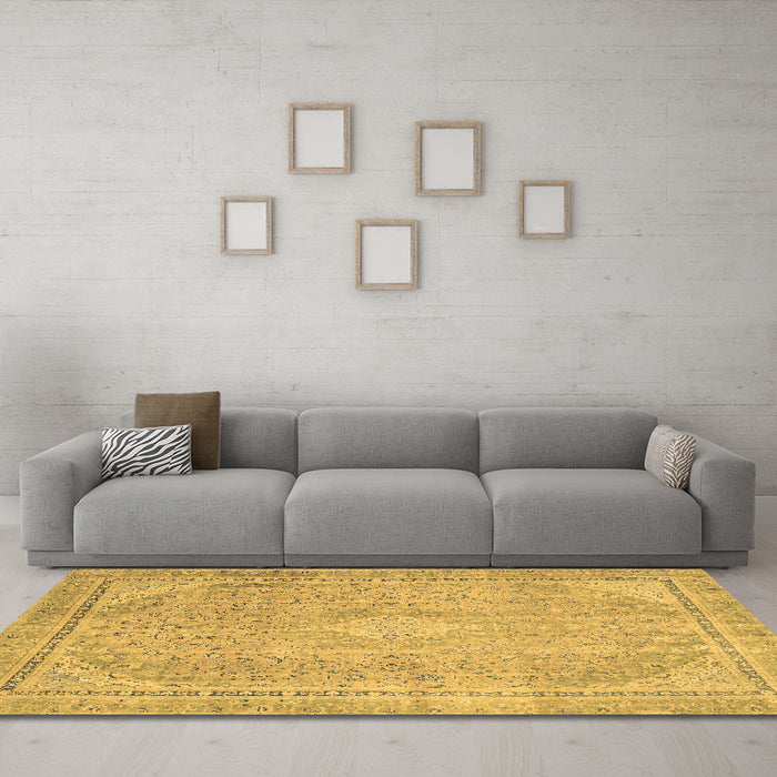 Machine Washable Abstract Brown Modern Rug in a Living Room,, wshabs2804brn
