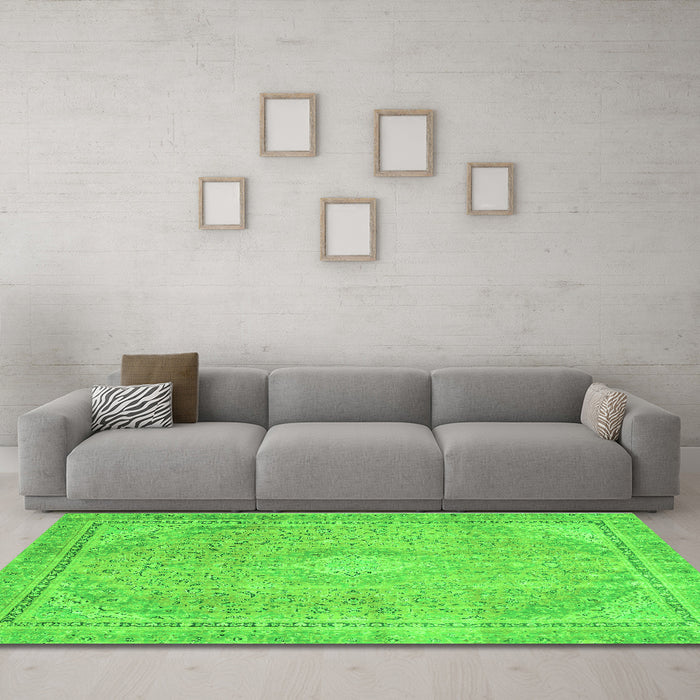 Machine Washable Abstract Green Modern Area Rugs in a Living Room,, wshabs2804grn