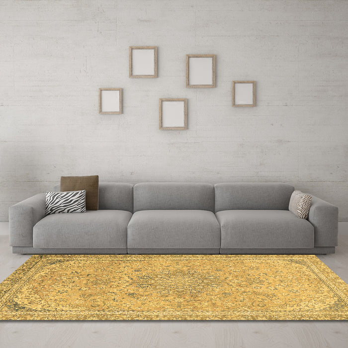 Machine Washable Abstract Brown Modern Rug in a Living Room,, wshabs2809brn