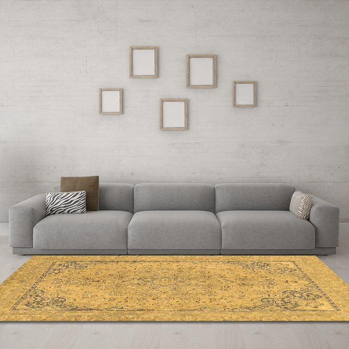 Machine Washable Abstract Brown Modern Rug in a Living Room,, wshabs2816brn