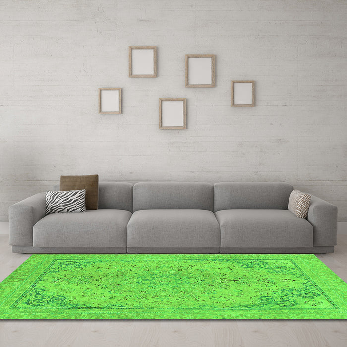 Machine Washable Abstract Green Modern Area Rugs in a Living Room,, wshabs2816grn