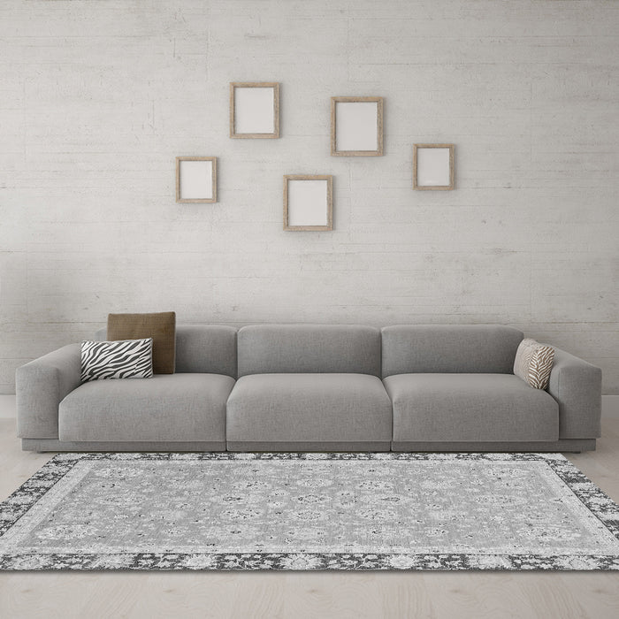 Machine Washable Oriental Gray Traditional Rug in a Living Room,, wshabs2824gry