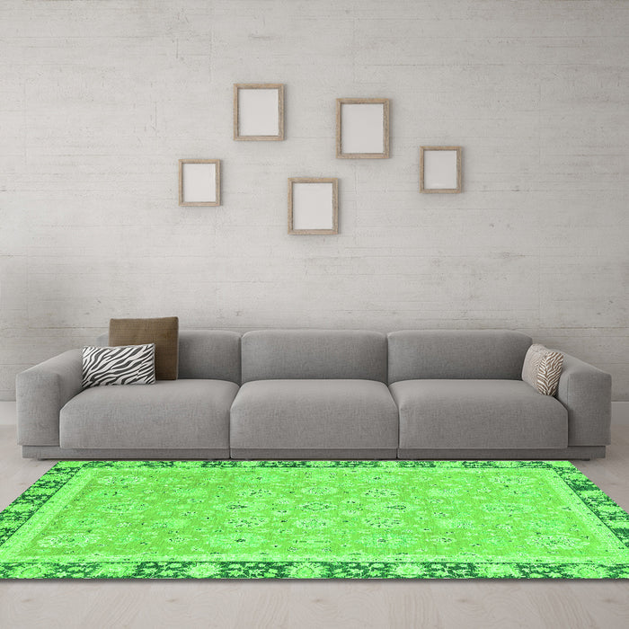 Machine Washable Oriental Green Traditional Area Rugs in a Living Room,, wshabs2824grn