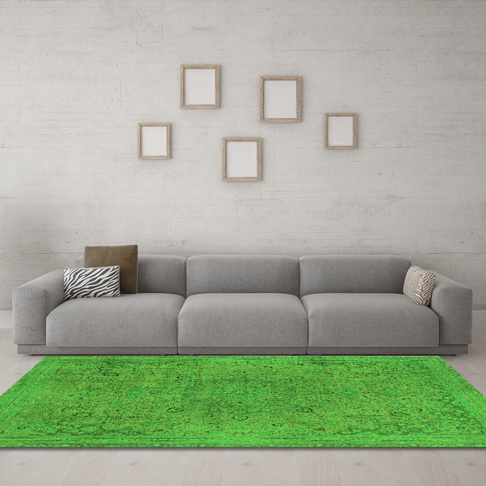 Machine Washable Abstract Green Modern Area Rugs in a Living Room,, wshabs2828grn