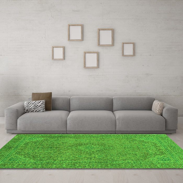 Machine Washable Abstract Green Modern Area Rugs in a Living Room,, wshabs2829grn