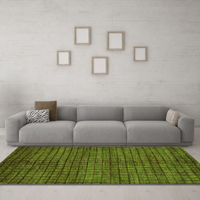 Machine Washable Oriental Green Modern Area Rugs in a Living Room,, wshabs282grn