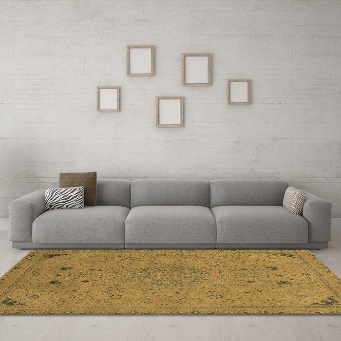Machine Washable Abstract Brown Modern Rug in a Living Room,, wshabs2831brn