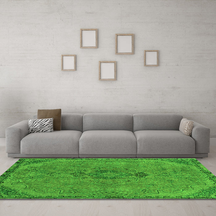 Machine Washable Abstract Green Modern Area Rugs in a Living Room,, wshabs2835grn