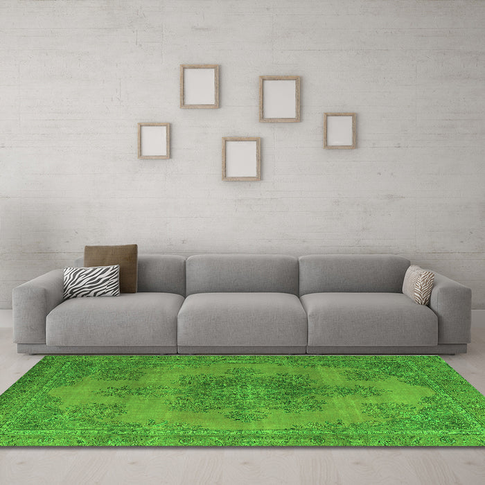Machine Washable Abstract Green Modern Area Rugs in a Living Room,, wshabs2851grn
