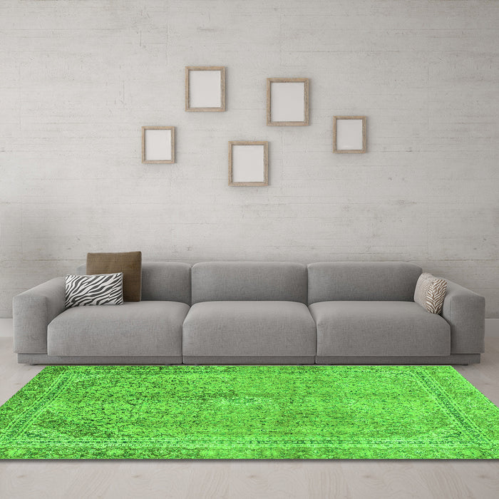 Machine Washable Abstract Green Modern Area Rugs in a Living Room,, wshabs2852grn