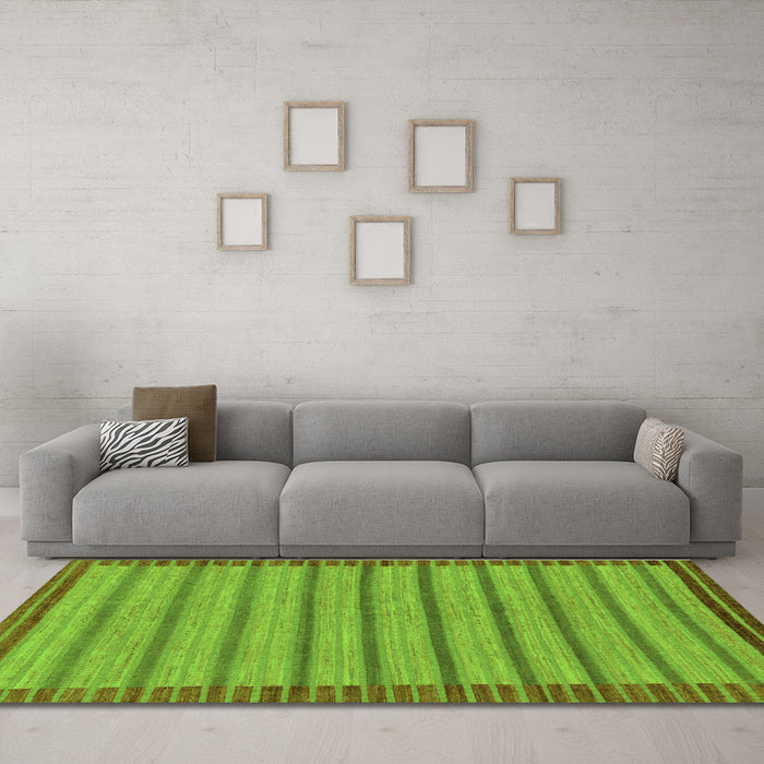 Machine Washable Oriental Green Modern Area Rugs in a Living Room,, wshabs285grn